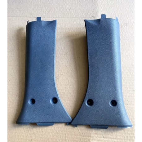 Krytka pro A sloupek - prostřední L+P světle šedý