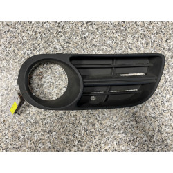 Mřížka nárazníku kolem mlhovky Levá
