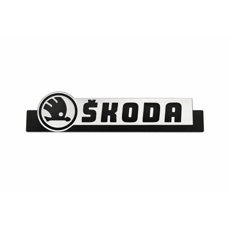Nápis ŠKODA  do přední masky Š120-136